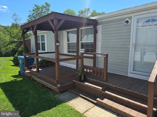 203 HOUSTON DR, Grantville, PA 17028