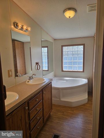 203 HOUSTON DR, Grantville, PA 17028