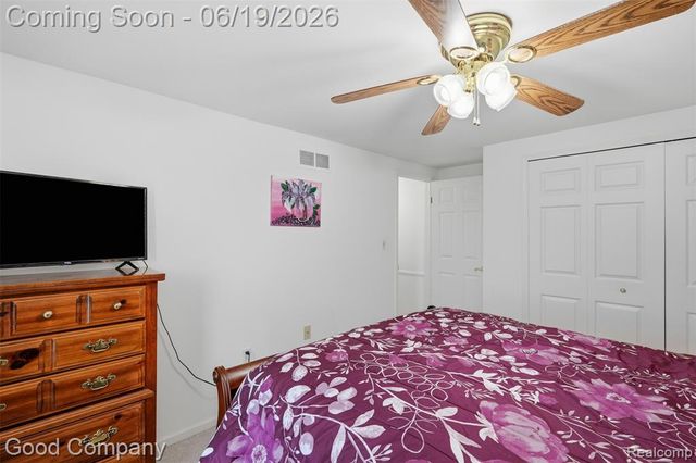 3062 Saint Jude Drive, Waterford, MI 48329