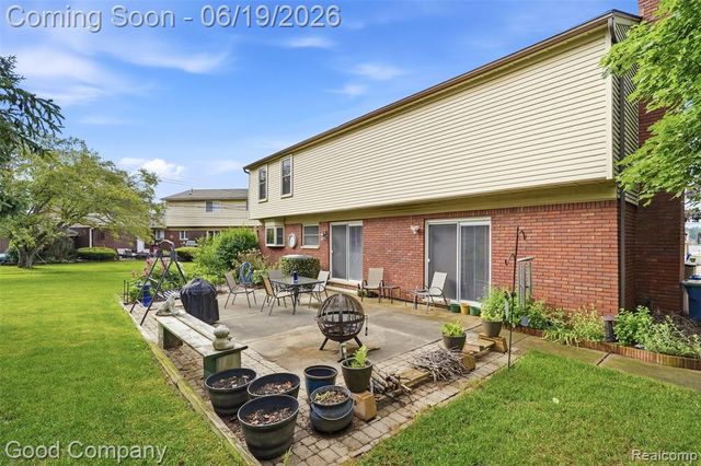 3062 Saint Jude Drive, Waterford, MI 48329