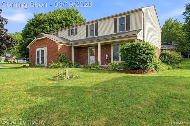 3062 Saint Jude Drive, Waterford, MI 48329