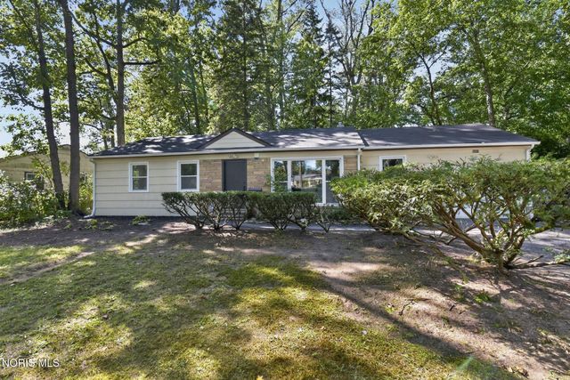 5045 Fairgreen Drive, Toledo, OH 43613