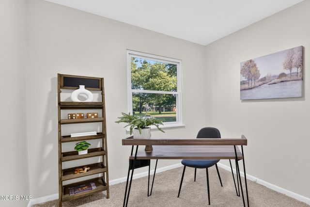 5045 Fairgreen Drive, Toledo, OH 43613