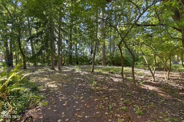 5045 Fairgreen Drive, Toledo, OH 43613