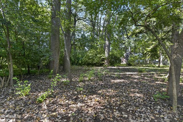 5045 Fairgreen Drive, Toledo, OH 43613