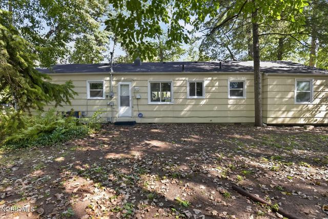 5045 Fairgreen Drive, Toledo, OH 43613
