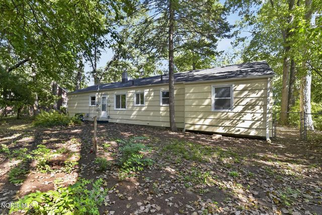 5045 Fairgreen Drive, Toledo, OH 43613