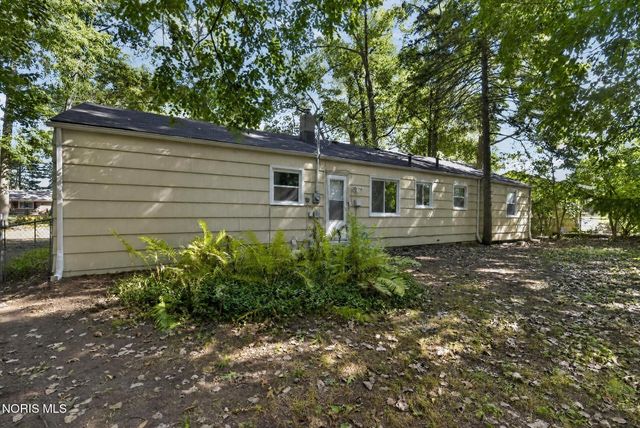 5045 Fairgreen Drive, Toledo, OH 43613
