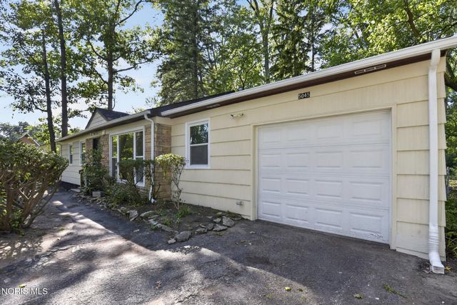 5045 Fairgreen Drive, Toledo, OH 43613