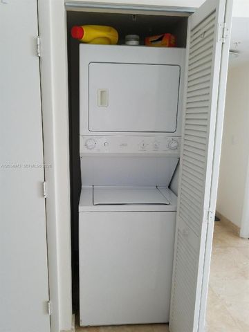 31 SE 5th Street 2205, Miami, FL 33131