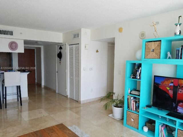 31 SE 5th Street 2205, Miami, FL 33131