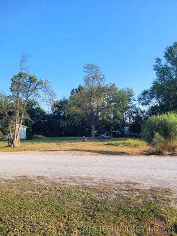 Spring Creek Street, Pryor, OK 74361