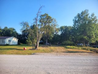 Spring Creek Street, Pryor, OK 74361