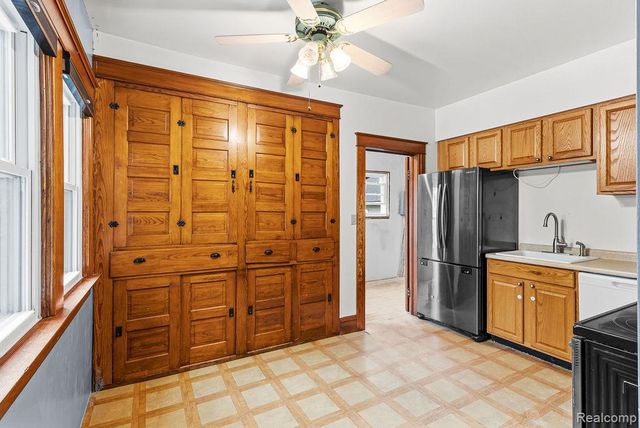 305 N Almont Avenue, Imlay City, MI 48444