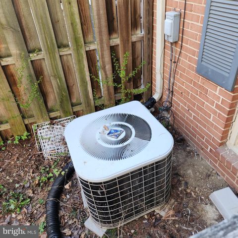 29 FENCELINE DR, Gaithersburg, MD 20878