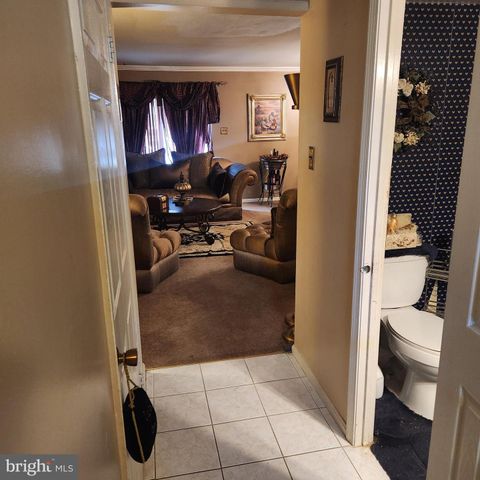 29 FENCELINE DR, Gaithersburg, MD 20878