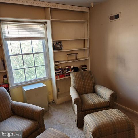 29 FENCELINE DR, Gaithersburg, MD 20878