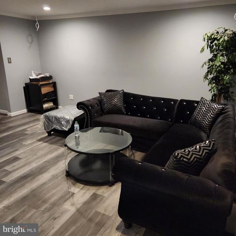 29 FENCELINE DR, Gaithersburg, MD 20878