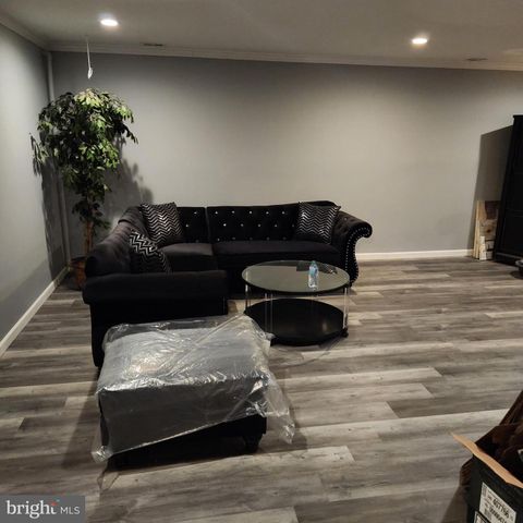 29 FENCELINE DR, Gaithersburg, MD 20878