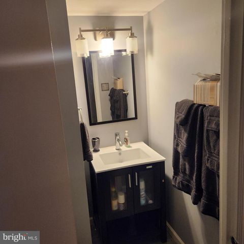 29 FENCELINE DR, Gaithersburg, MD 20878