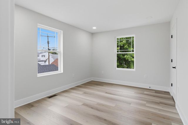 3423 SOLLERS POINT RD, Dundalk, MD 21222