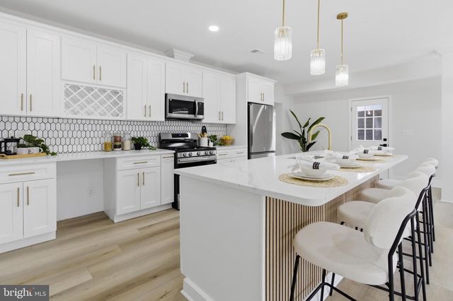 3423 SOLLERS POINT RD, Dundalk, MD 21222
