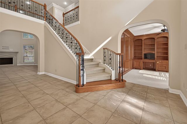 2210 Bywater Drive, Houston, TX 77077