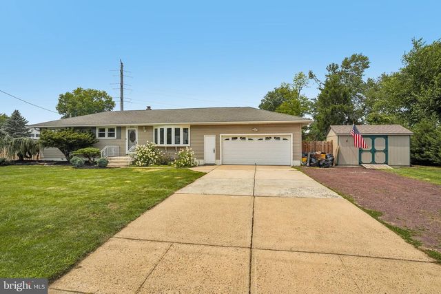 900 EDINBURG RD, Hamilton, NJ 08690