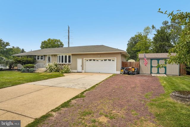 900 EDINBURG RD, Hamilton, NJ 08690