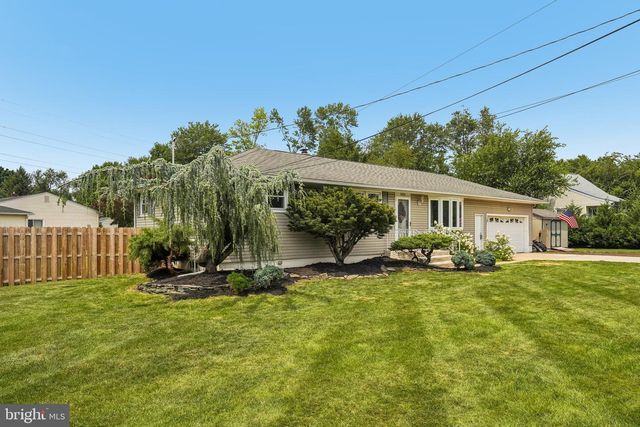 900 EDINBURG RD, Hamilton, NJ 08690