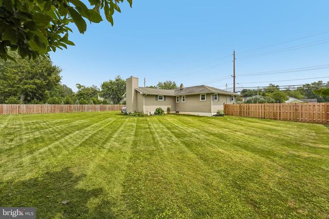 900 EDINBURG RD, Hamilton, NJ 08690