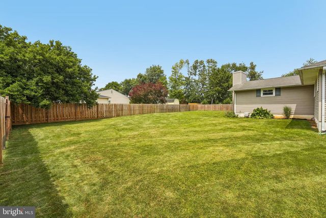 900 EDINBURG RD, Hamilton, NJ 08690