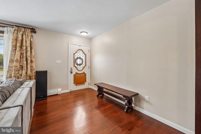 900 EDINBURG RD, Hamilton, NJ 08690