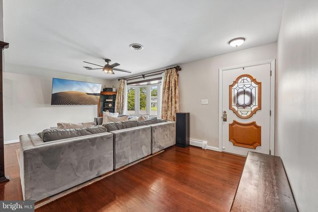 900 EDINBURG RD, Hamilton, NJ 08690