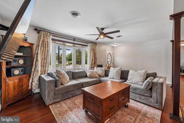 900 EDINBURG RD, Hamilton, NJ 08690