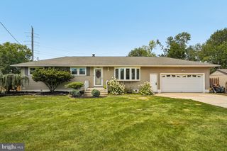 900 EDINBURG RD, Hamilton, NJ 08690