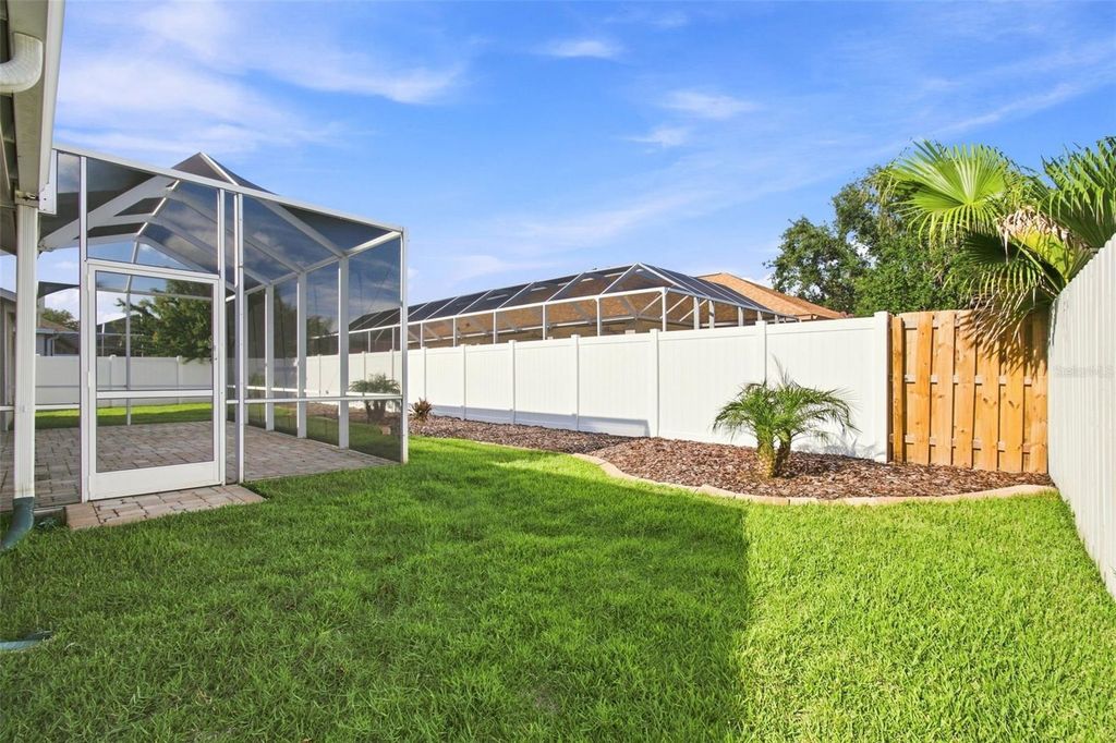 Image 37 of property listing at 10260 SHADOW BRANCH DRIVE, Tampa, FL 33647
