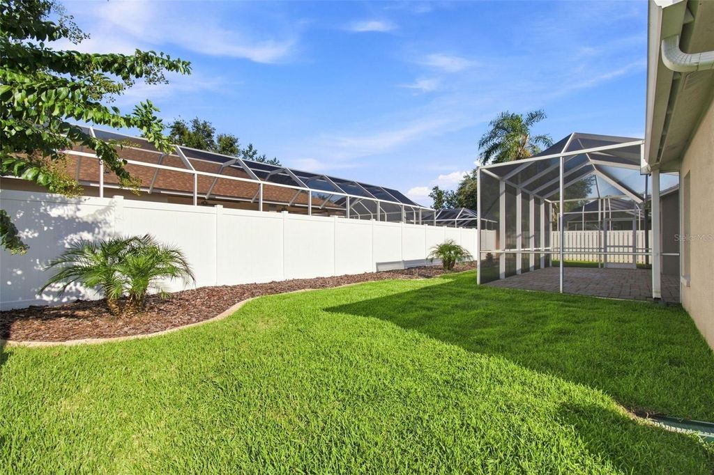 Image 40 of property listing at 10260 SHADOW BRANCH DRIVE, Tampa, FL 33647
