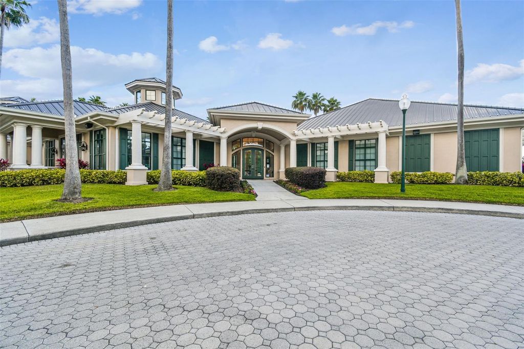 Image 45 of property listing at 10260 SHADOW BRANCH DRIVE, Tampa, FL 33647