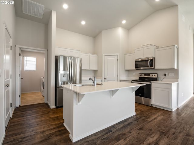103 QUARTZ Way, Kalama, WA 98625