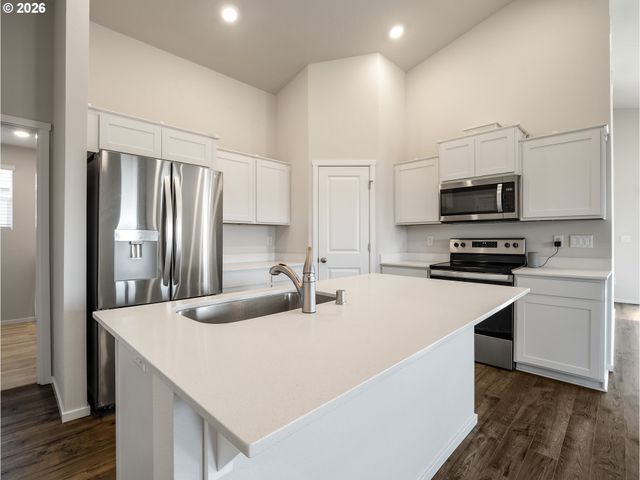 103 QUARTZ Way, Kalama, WA 98625