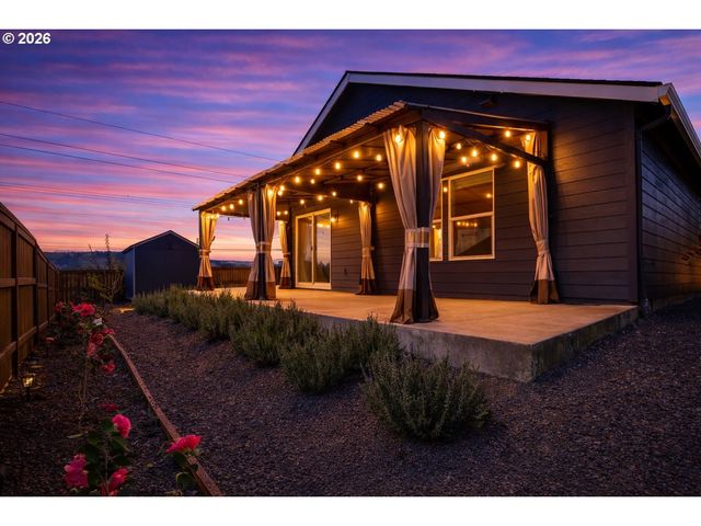 103 QUARTZ Way, Kalama, WA 98625