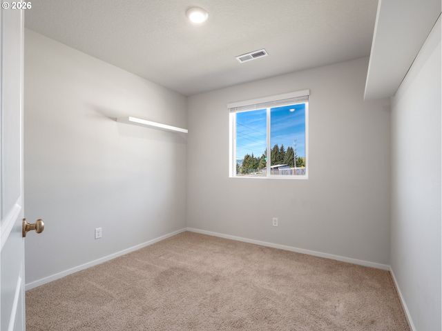103 QUARTZ Way, Kalama, WA 98625