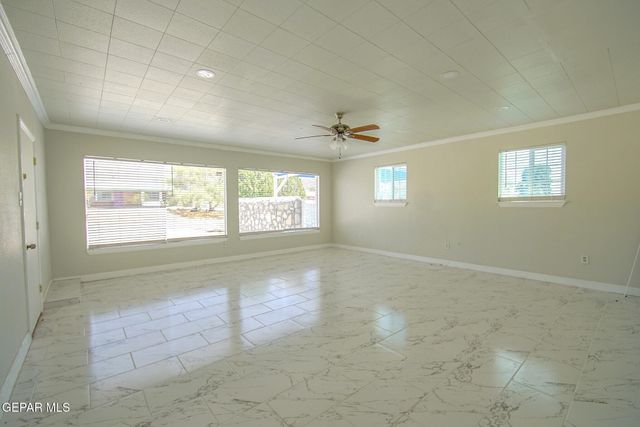 5801 VIEWMONT Lane, El Paso, TX 79912