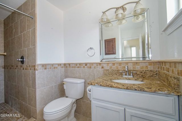 5801 VIEWMONT Lane, El Paso, TX 79912