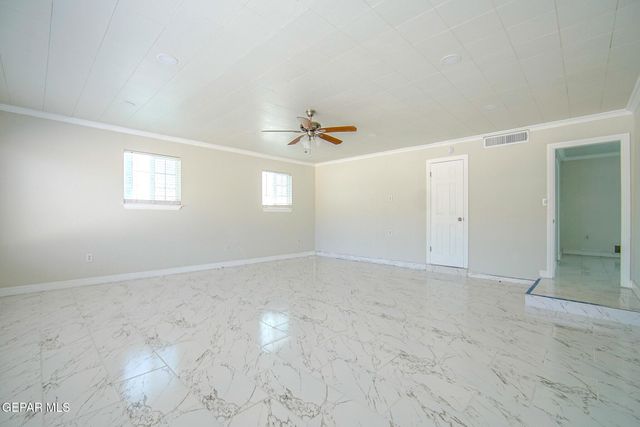 5801 VIEWMONT Lane, El Paso, TX 79912