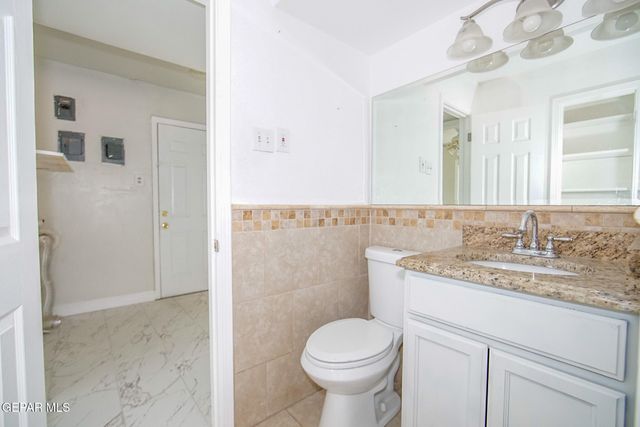5801 VIEWMONT Lane, El Paso, TX 79912