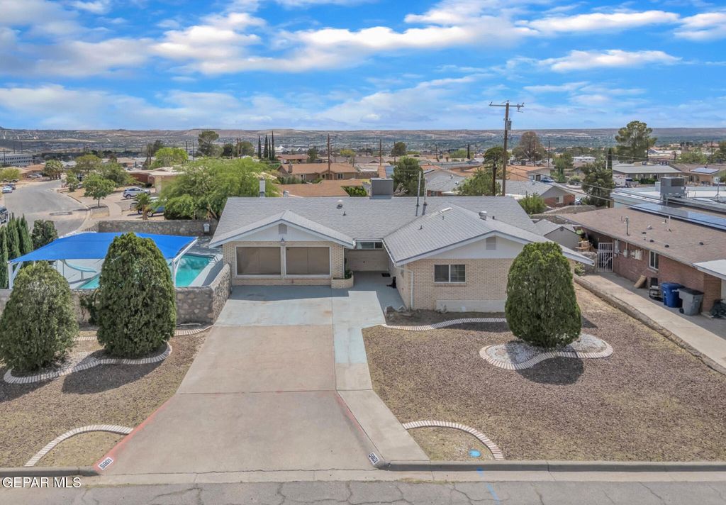 5801 VIEWMONT Lane, El Paso, TX 79912