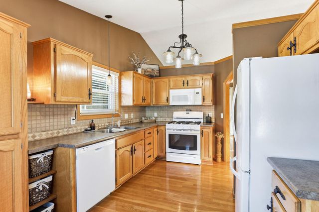 7876 Isleton Avenue S, Cottage Grove, MN 55016