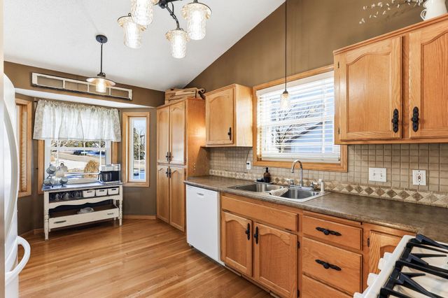 7876 Isleton Avenue S, Cottage Grove, MN 55016